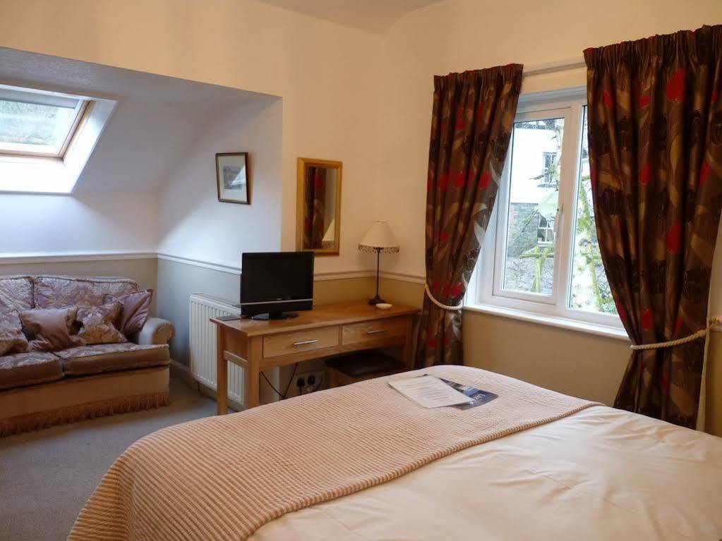 אולברסטון Lyndhurst Guest House מראה חיצוני תמונה