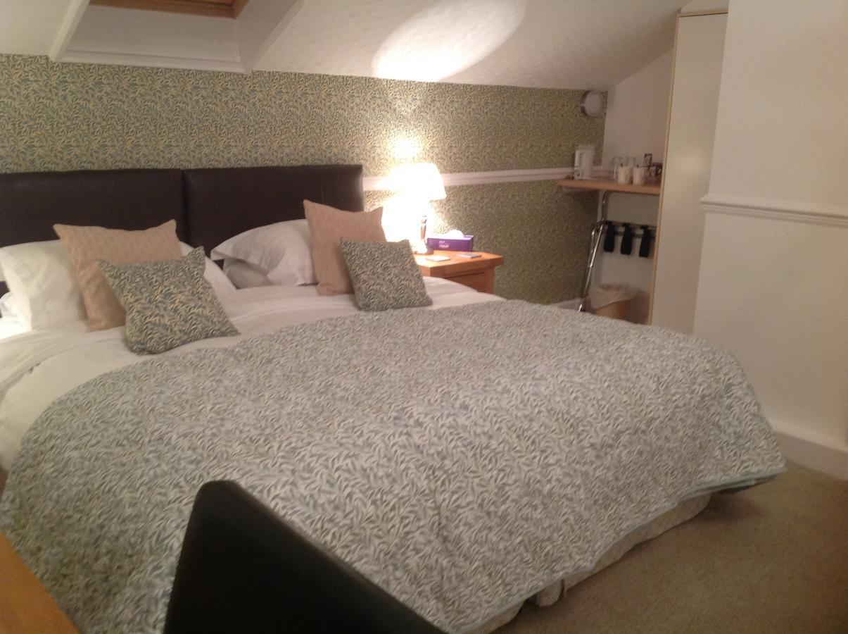 אולברסטון Lyndhurst Guest House מראה חיצוני תמונה